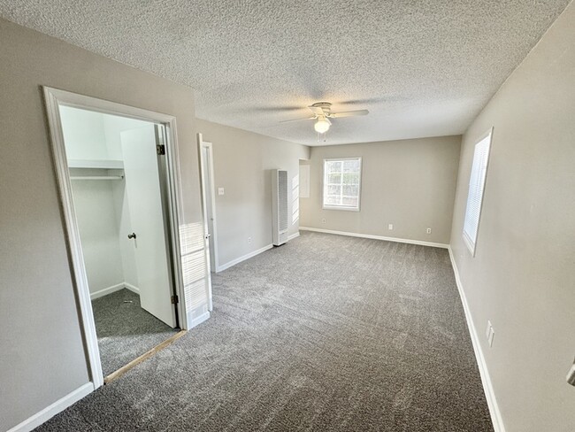 Building Photo - 4093 Barron Ave