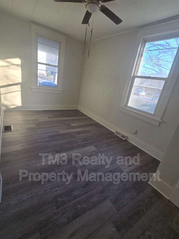 Building Photo - 819 N 9th St