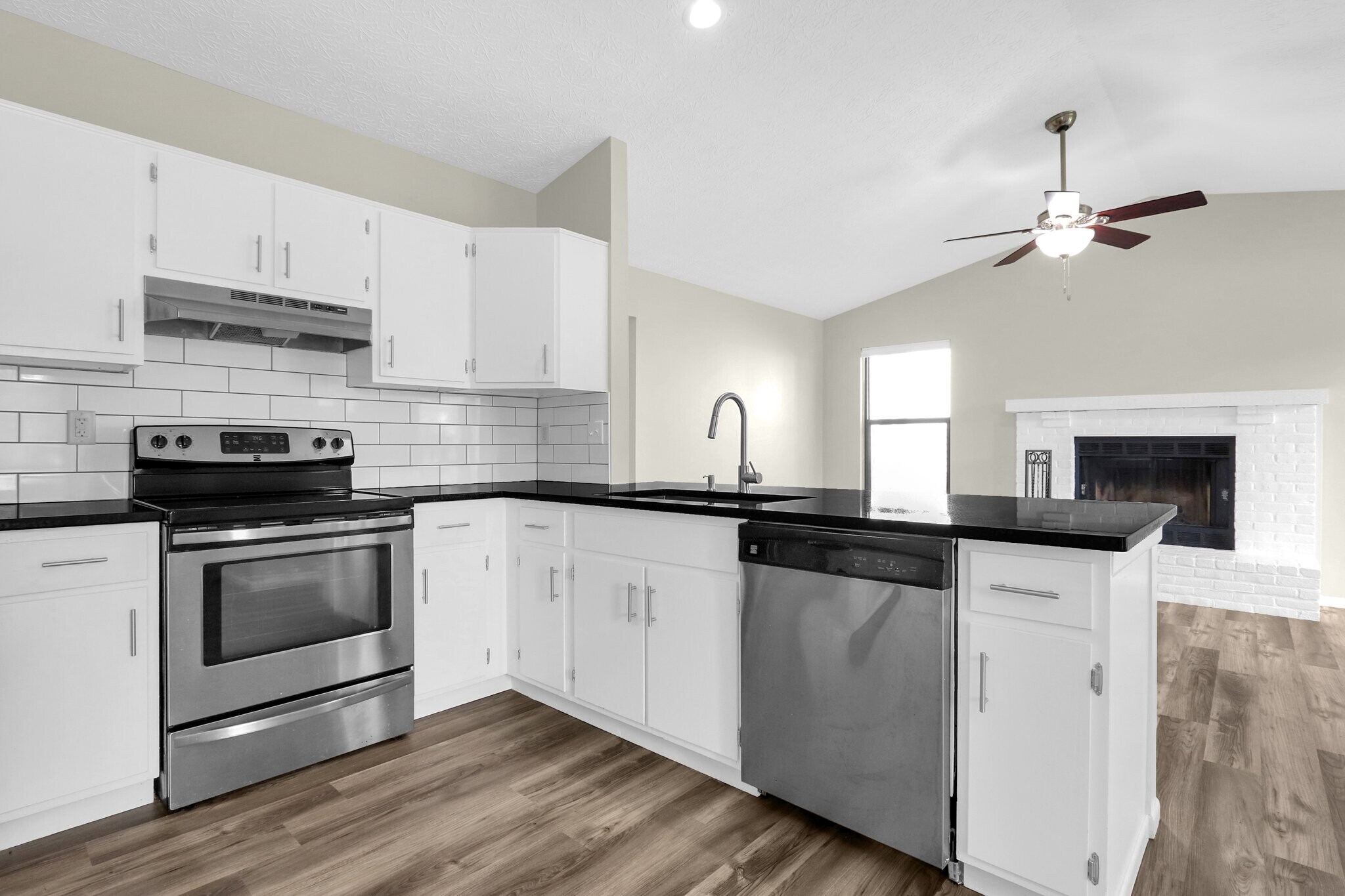 Building Photo - 1817 Weather Stone Ln