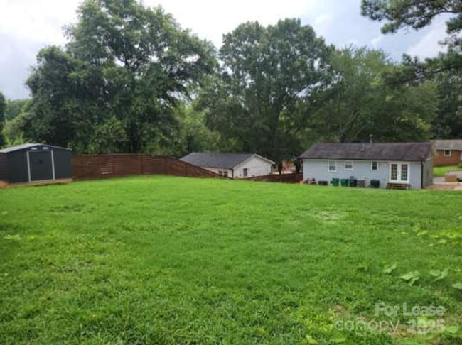 Building Photo - 1531 Longleaf Dr