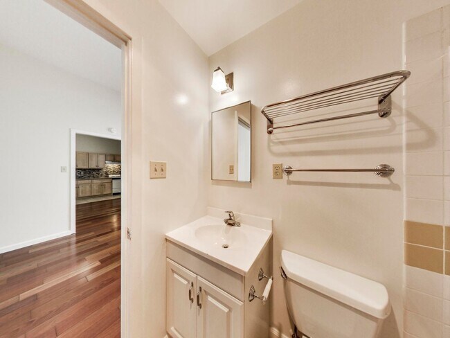 Building Photo - 2228 Union St