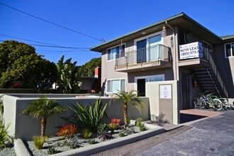 Building Photo - 6742 Del Playa Dr