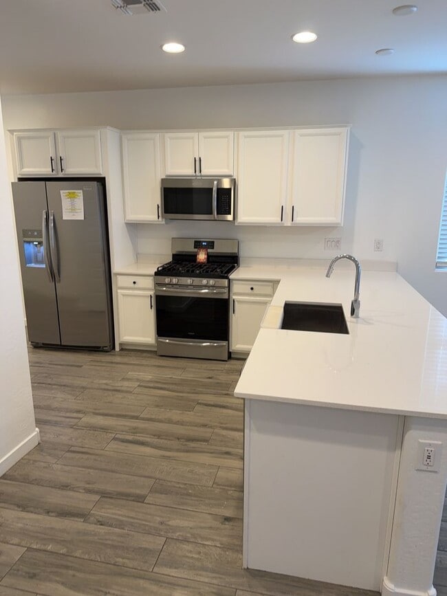 Building Photo - 24596 N 170th Dr