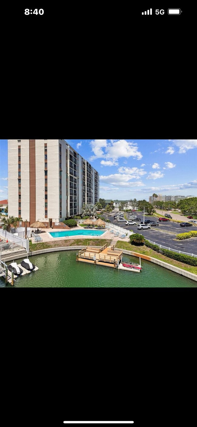 Building Photo - 255 Dolphin Point