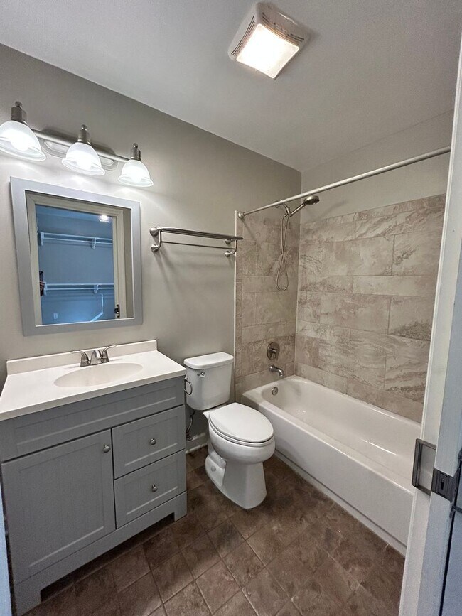 Building Photo - Charming & Spacious 3 Bed | 2 Bath Home | Updated w Large Yard!