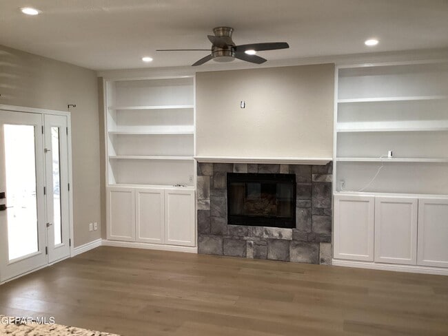 Building Photo - 305 Cloud Song E