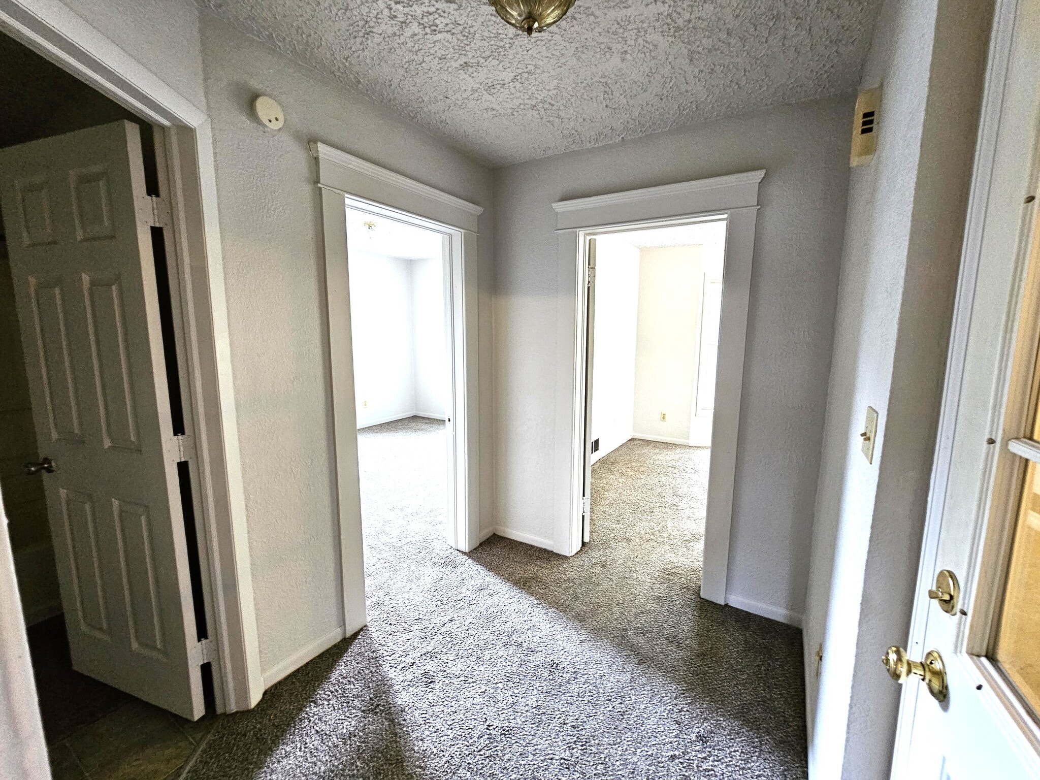 Building Photo - 170 Lathrop Ave