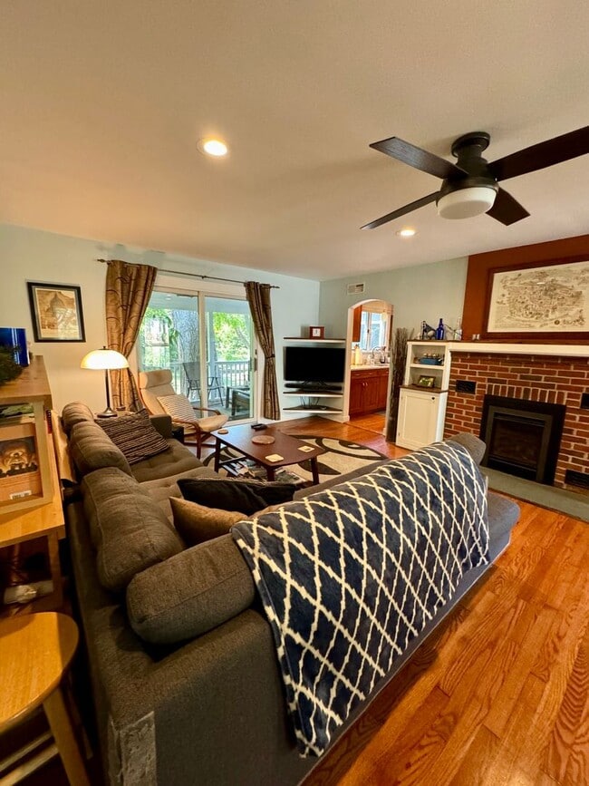 Building Photo - Single Family Home for Rent