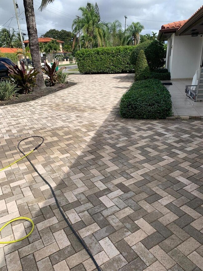 Building Photo - 7780 SW 28th St