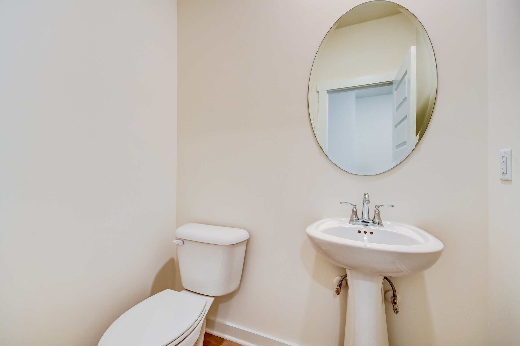 Building Photo - 12 Deer Creek Dr