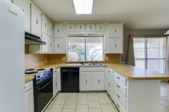 Building Photo - 7020 Stonybrooke Dr