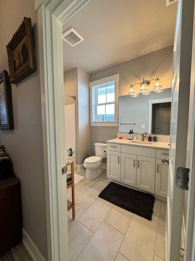 Building Photo - FOR RENT - Furnished 3 bed, 2 bath NorthWest Crossing Modern Townhome