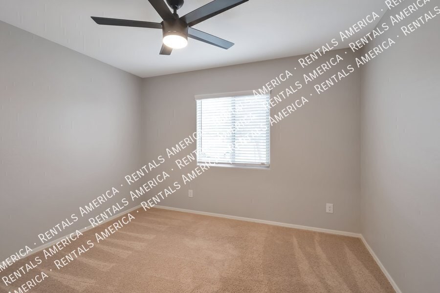 Building Photo - 495 W Geib Ave