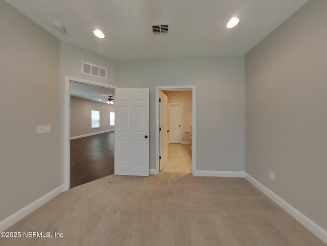 Building Photo - 523 Meldrum Ln