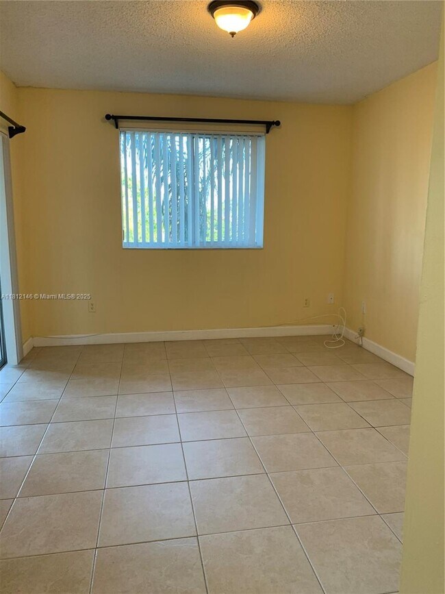 Building Photo - 2620 S University Dr