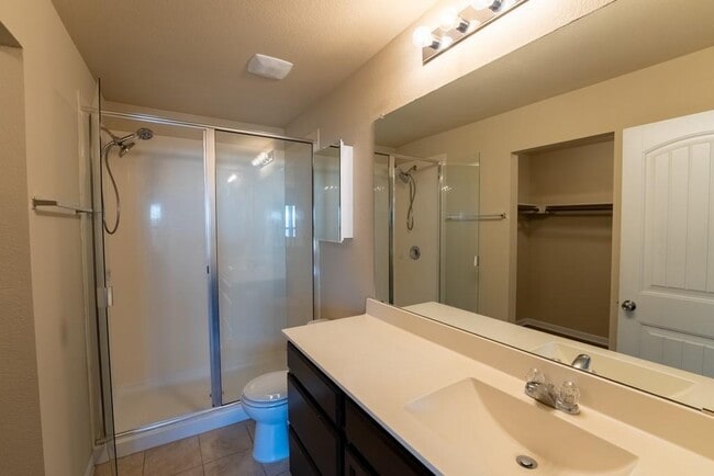 Building Photo - 5828 Roderick Dr