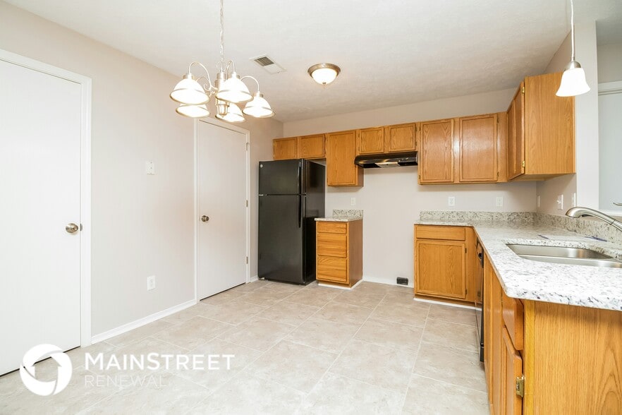 Building Photo - 7218 Hidden Lake Dr