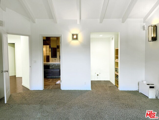 Building Photo - 11064 Wrightwood Ln