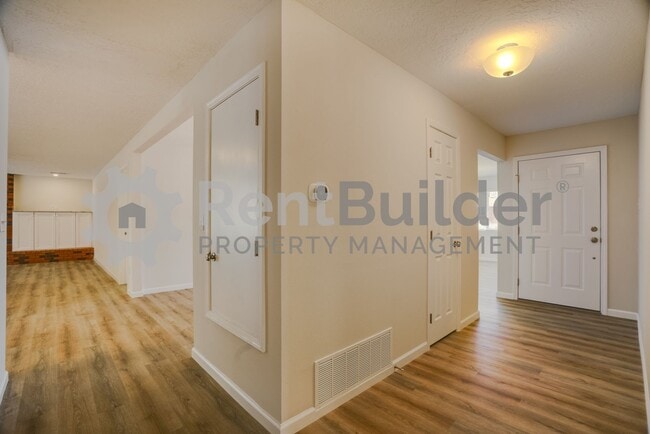 Building Photo - !!!!WOW PRICE INPROVEMENT JUST IN TIME FOR...