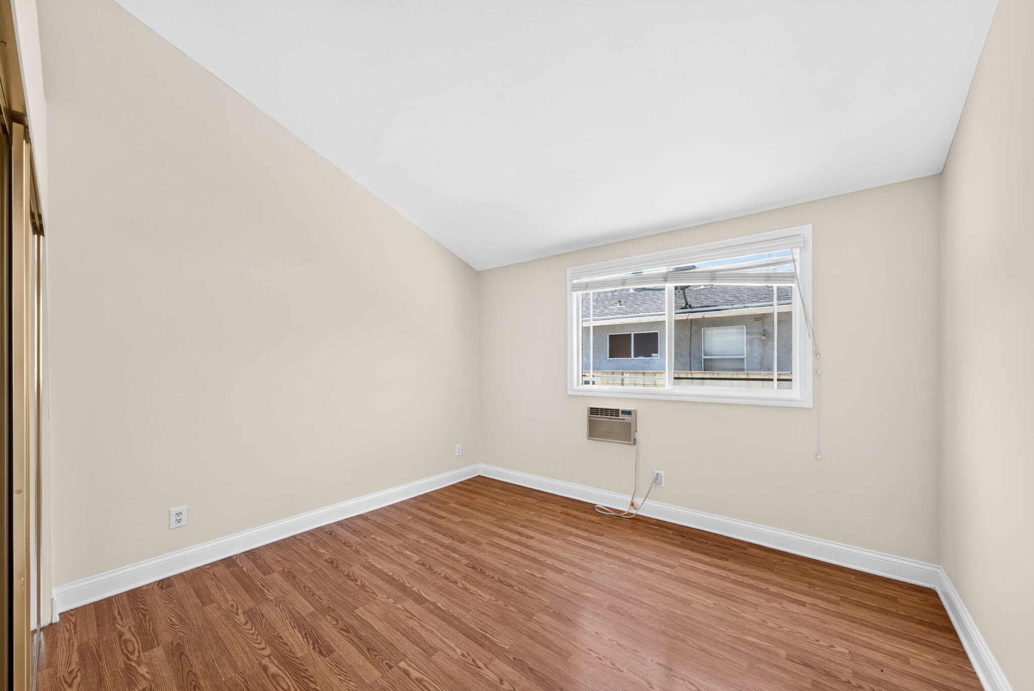 Building Photo - 10817 Charnock Rd