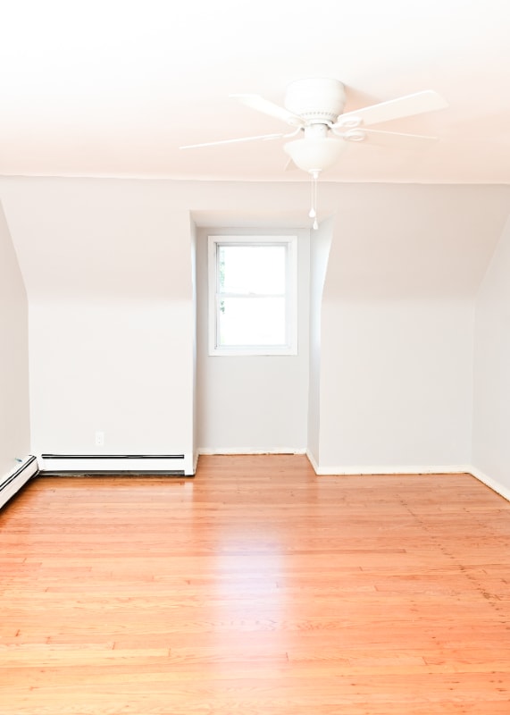 Building Photo - 1152 Romano Ave