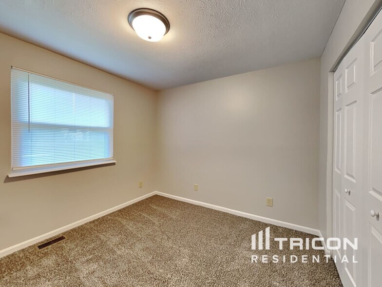 Building Photo - 7436 Glensford Dr