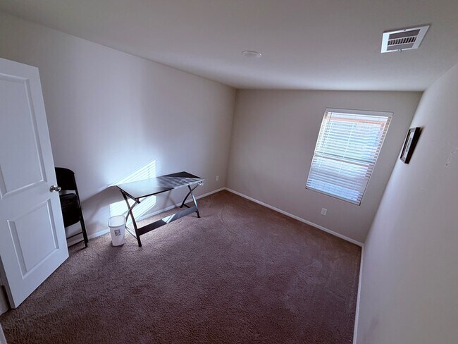 Building Photo - 7713 Orange Blossom Rd