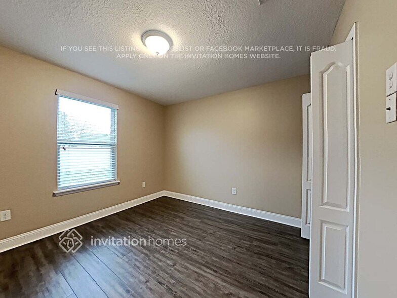 Building Photo - 4518 Song Sparrow Dr
