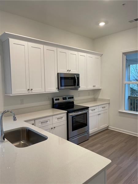 Building Photo - 101 Pearl St