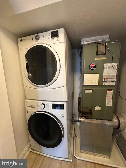 Building Photo - 422 W Franklin St