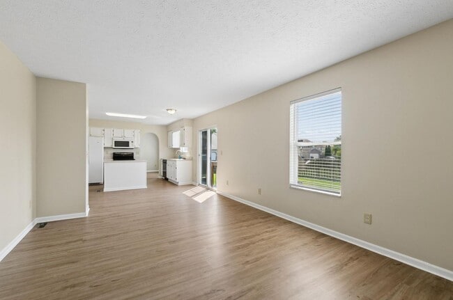 Building Photo - 4611 Thornoak Dr