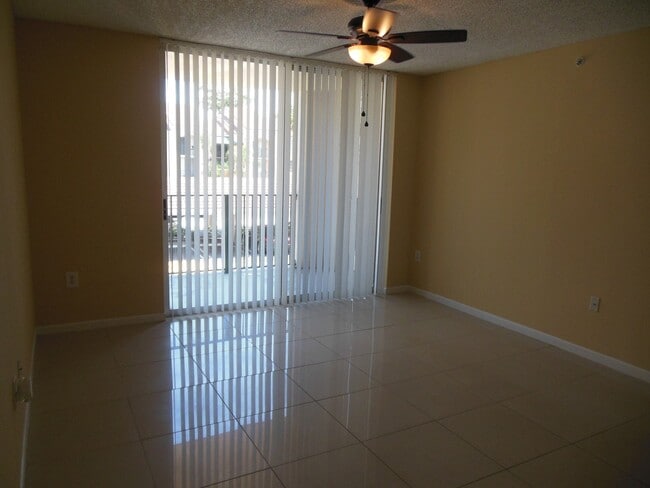 Building Photo - 1743 Village Blvd