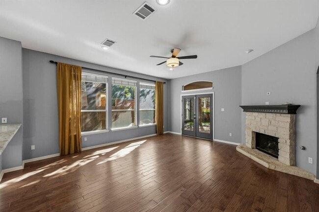 Building Photo - 6213 Mesa Grande Dr