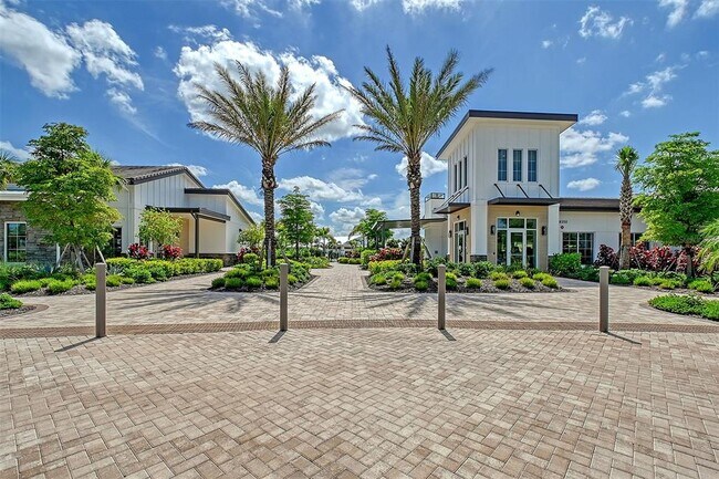 Building Photo - 17550 Crescent Moon Lp