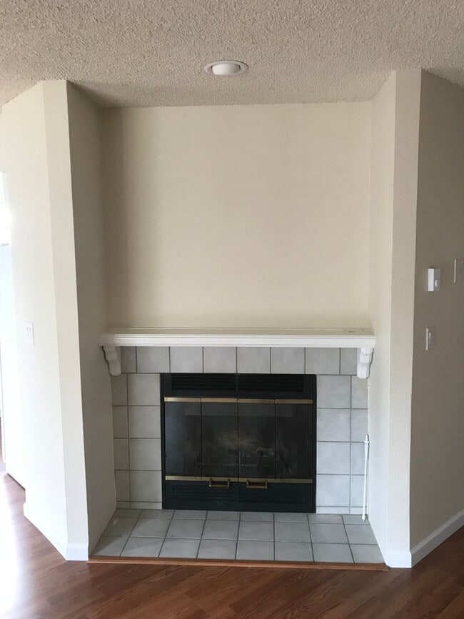 Building Photo - Nice 2 Beds/ 2 Bath Condo in Woondinville!
