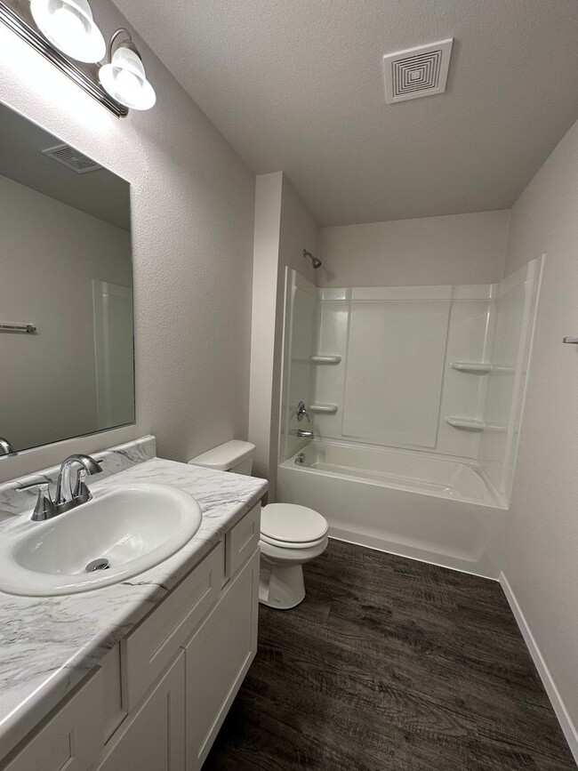 Building Photo - *Pre-leasing* Three Bedroom | Two Bath Hom...