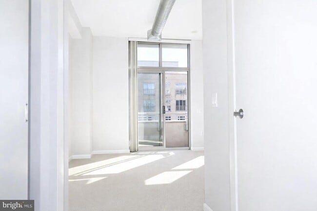 Building Photo - 811 4th St NW