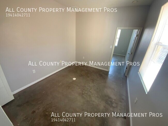 Building Photo - 3429 Parkridge Cir