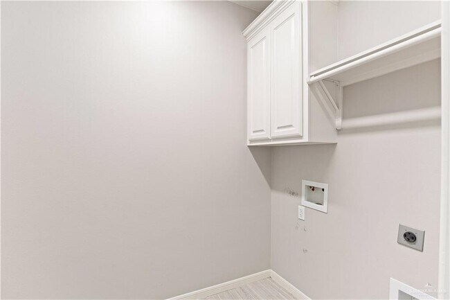 Building Photo - 14224 Amistad Cir