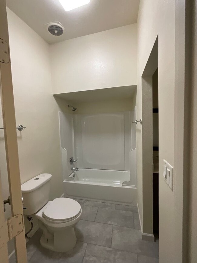 Building Photo - 4 bedroom 2 bath North tempe area close to south Scottsdale
