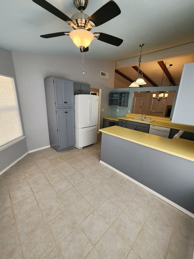 Building Photo - 2139 Sagecrest Ave