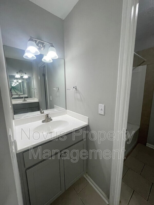 Building Photo - 645 South St