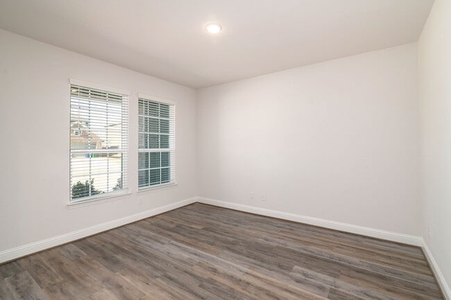 Building Photo - Beautiful 4 Bedroom, 3 Car Garage, Single Story Home in Celina!