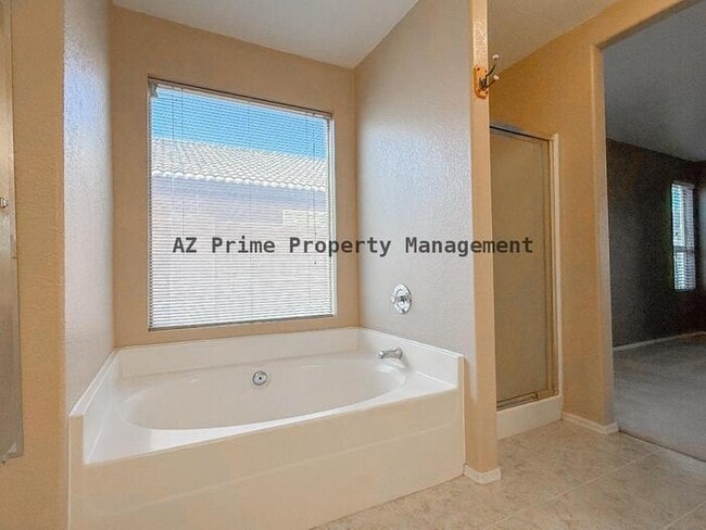 Building Photo - 2534 W Orchid Ln