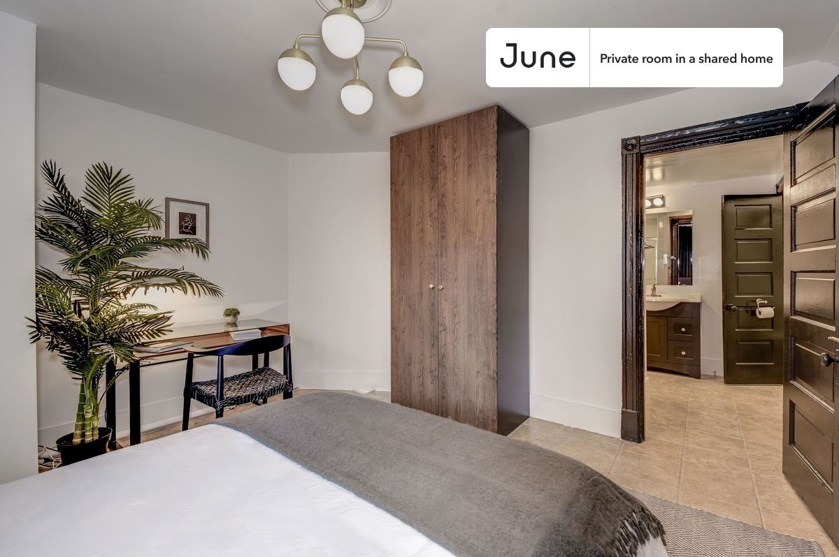 Building Photo - Room in Shared 3 bed/2 bath home in Capitol Hill