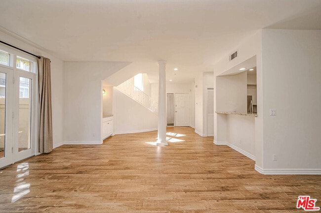 Building Photo - 2311 Schader Dr