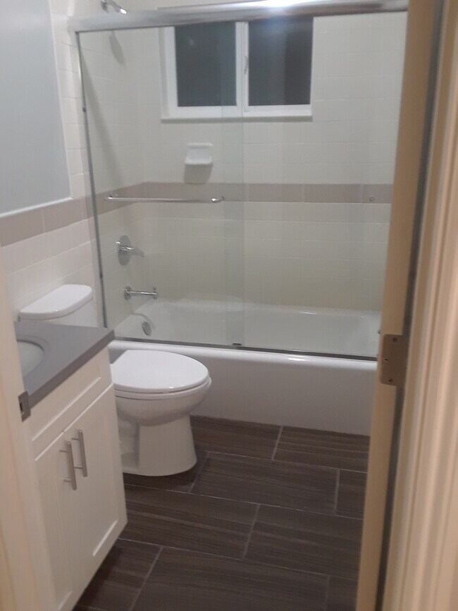 Building Photo - 473 34th Ave