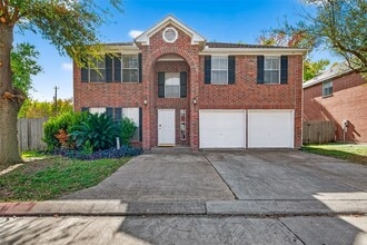 Building Photo - 8366 Golf Green Cir