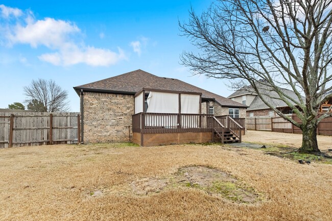 Building Photo - Beautiful and Spacious Home!