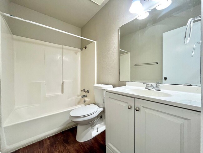 Building Photo - 3051 Olympia Dr